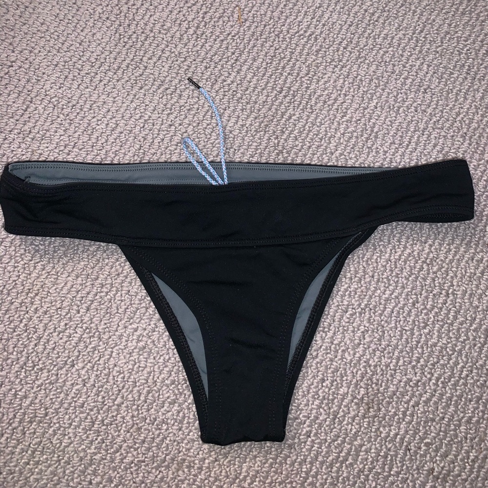 Black jolyn bottoms